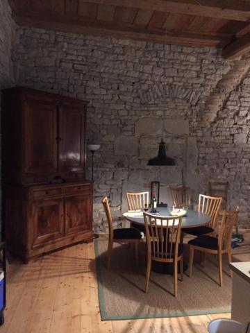 La Maison Du Voyageur 1546 Passavant Bagian luar foto